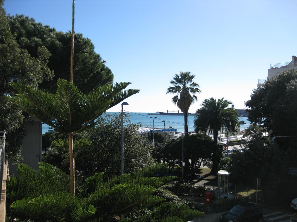 Hotel Acqua Marina Albissola Marina Exterior foto